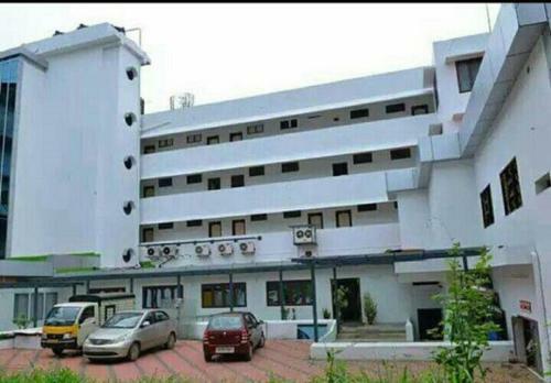 Hotel Queens Tourist Home