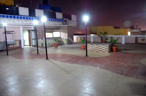 Hotel Amit International