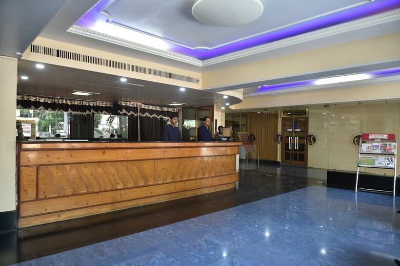 Hotel Rajhans International