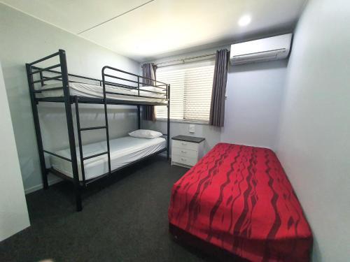Alex Beach Cabins And Tourist Park