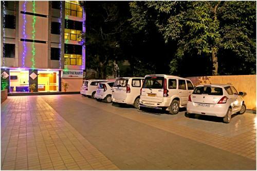 Hotel Shri Khedapati International