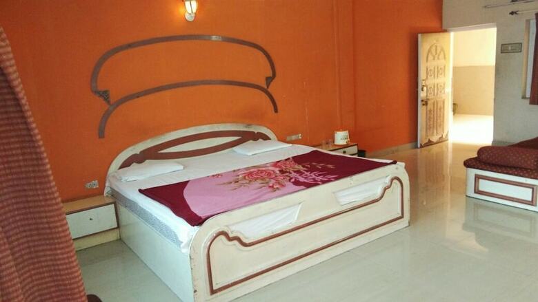 Hotel Meera