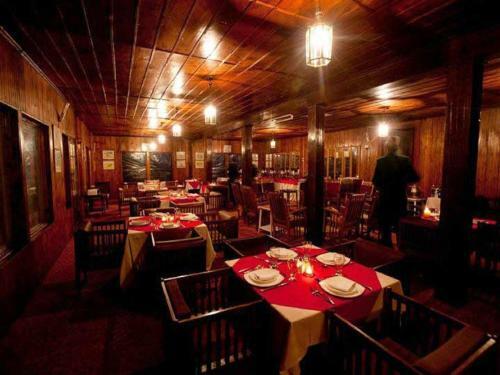 Lodge Nedous Hotel Gulmarg