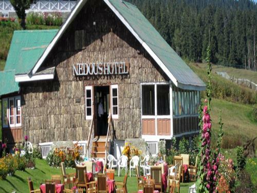 Lodge Nedous Hotel Gulmarg
