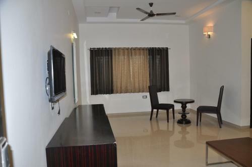 The Sslr Hotel