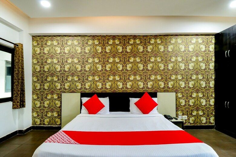 Hotel Oyo 12230 Rockwood Inn
