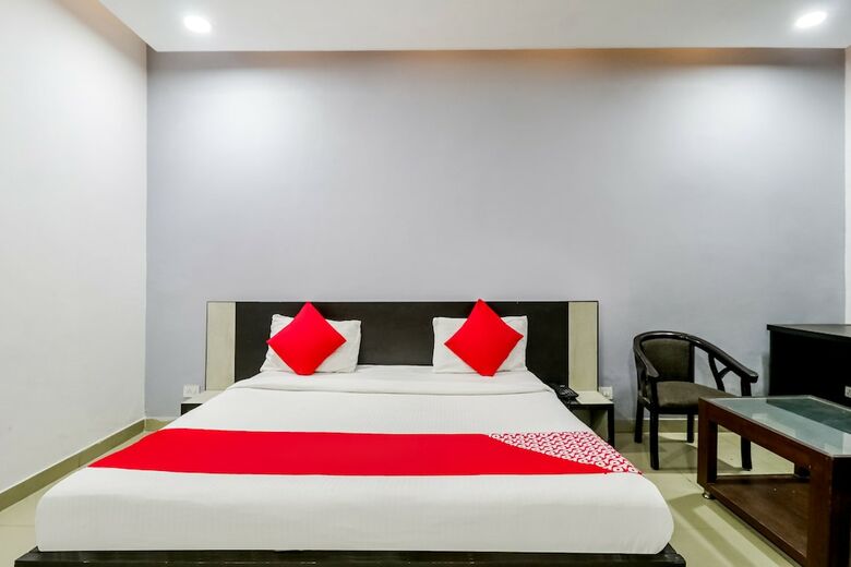 Hotel Oyo 12230 Rockwood Inn