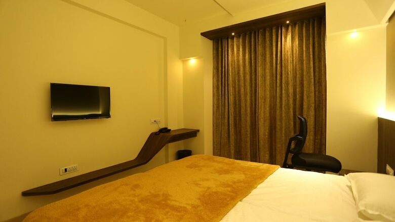 Hotel Grand Parivaar