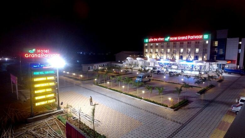Hotel Grand Parivaar
