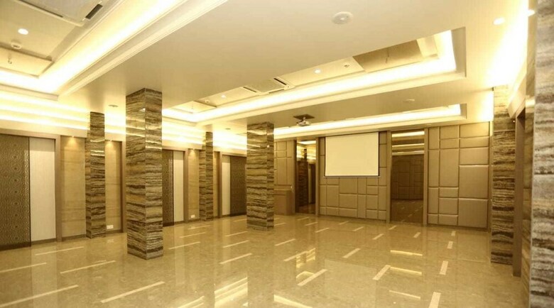 Hotel Grand Parivaar
