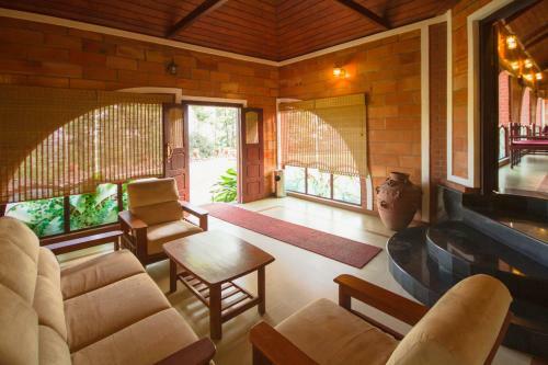 Hotel Misty Woods Resort