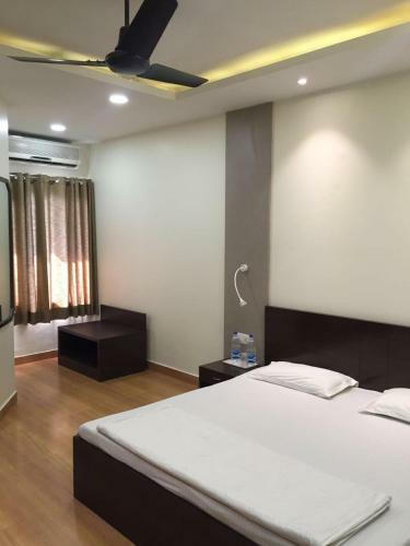 Hostal Pamposh Guest House Gk II Market