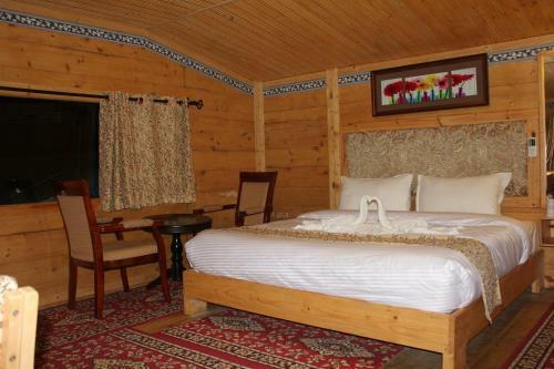 Hotel Snow King Retreat