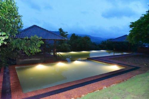 Hotel Forest Escapes Koyna