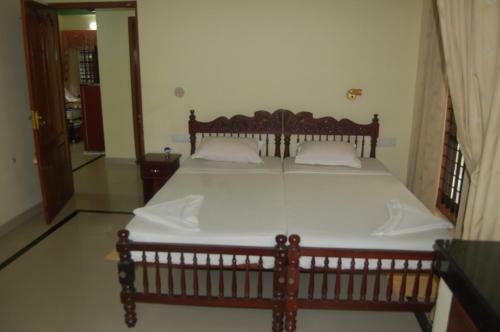 Hotel Mookambika Beach House