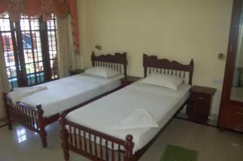 Hotel Mookambika Beach House