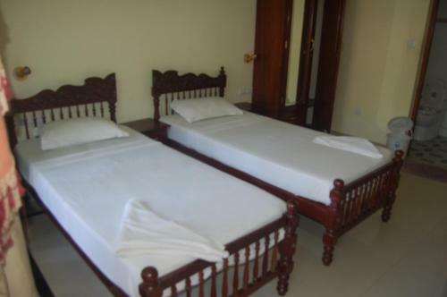 Hotel Mookambika Beach House