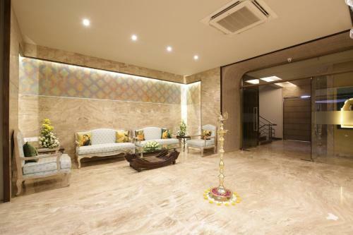 Hotel The Baroda Residency