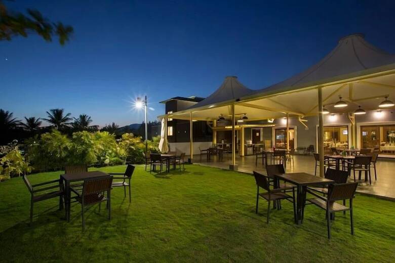 Hotel Purple Palms Resort & Spa
