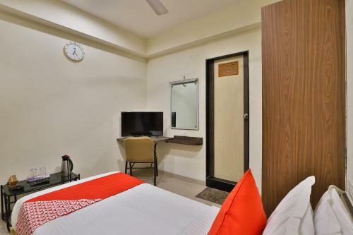 Hotel Oyo 35378 Galaxy Residency