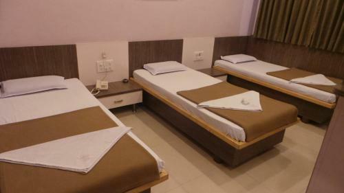 Lodge Hotel Royal Residency Executive