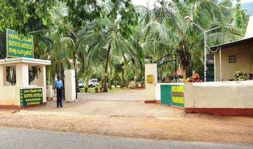 Hotel Sathya Garden Resort