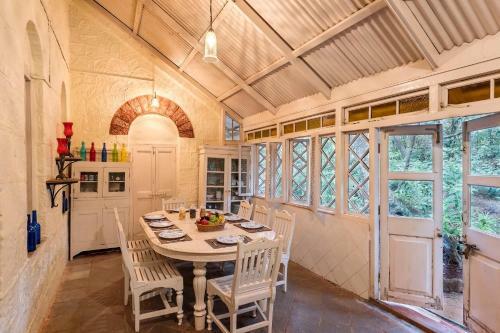 Bed & Breakfast Saffronstays Parsi Manor
