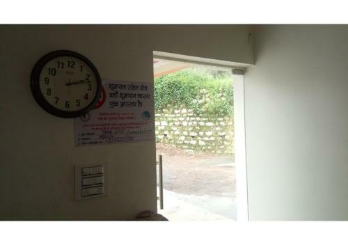 Hotel Hillview Rooms Near Mussoorie Jheel