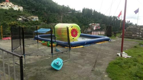Hotel Hillview Rooms Near Mussoorie Jheel