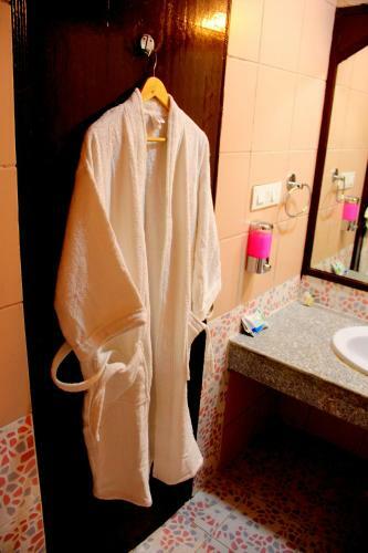 Hotel Vasant Palace Mussoorie Mallroad