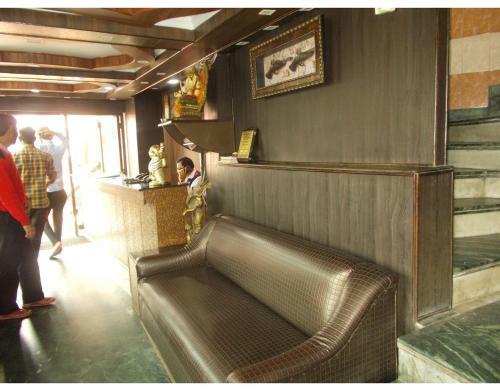 Hotel A-one Stay Near Picture Palace