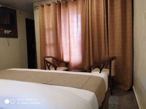 The Modern "a Home Stay - Away From Home"