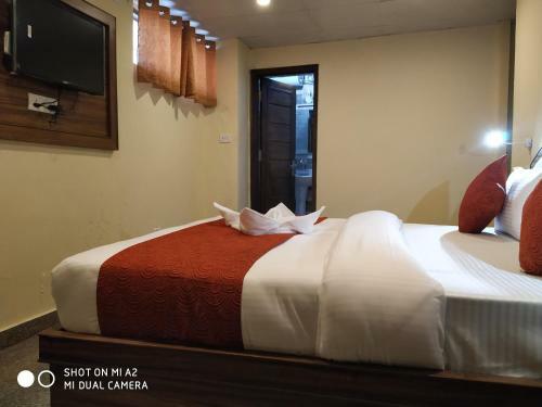 The Modern "a Home Stay - Away From Home"