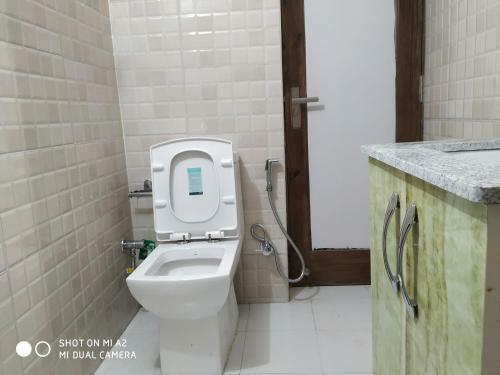 The Modern "a Home Stay - Away From Home"
