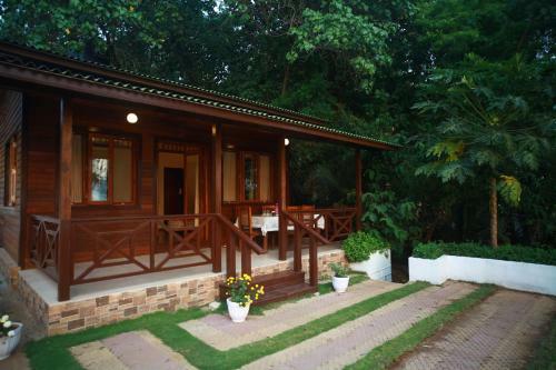Bed & Breakfast Saffronstays Little Paradise