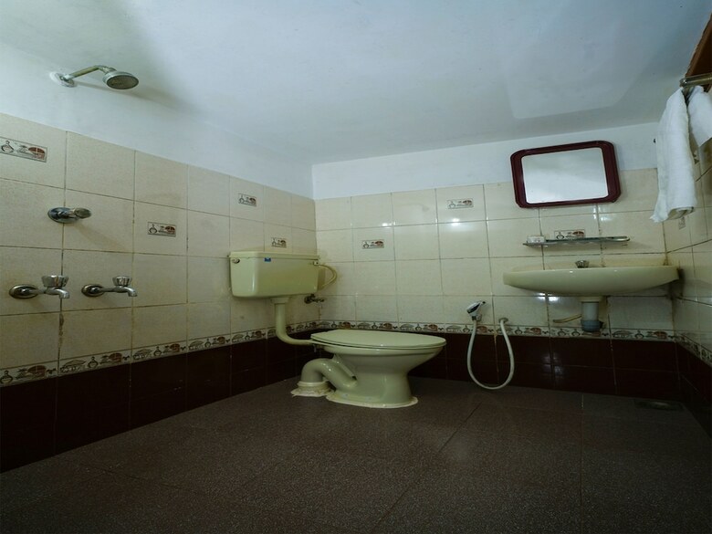 Oyo 10641 Hotel Misty Hills