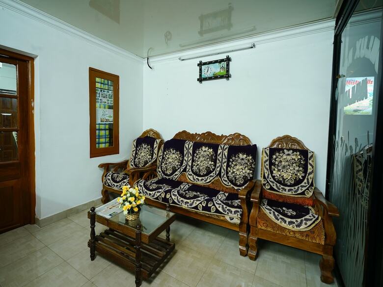 Oyo 10641 Hotel Misty Hills