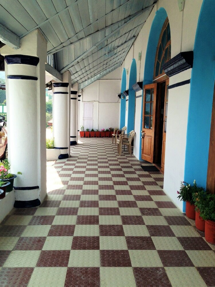 Prince Hotel Mallroad