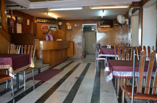 Hotel Whispering Windows