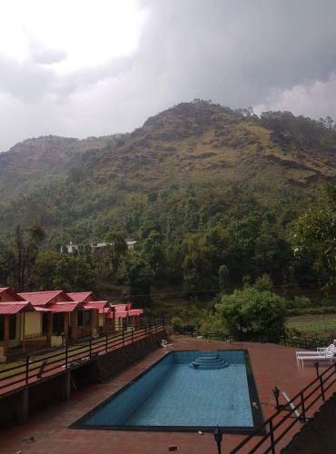 Hotel Jungle Pool Khurpatal
