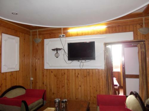 Hotel Mall Road Stay With In-house Restaurant