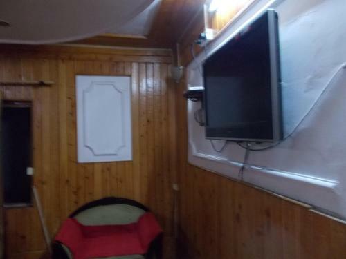 Hotel Mall Road Stay With In-house Restaurant