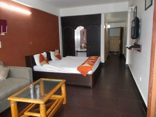 Hotel Relaxed Stay In A Breezy Building