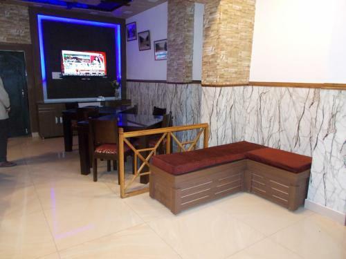 Hotel Relaxed Stay In A Breezy Building