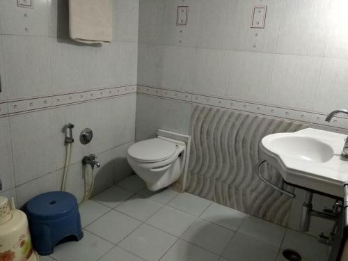 Hotel Jk Rooms 122 Shaheen-nr. Mahindra Co.-midc