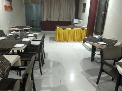 Hotel Jk Rooms 122 Shaheen-nr. Mahindra Co.-midc