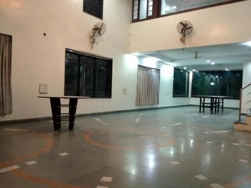 Hotel Jk Rooms 122 Shaheen-nr. Mahindra Co.-midc
