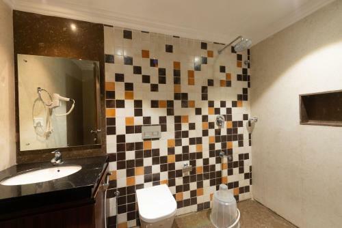 Hotel Vlr Residency