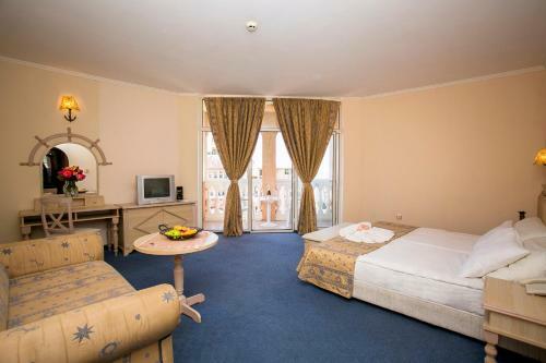Royal Park Hotel - All Inclusive & Aqua Park