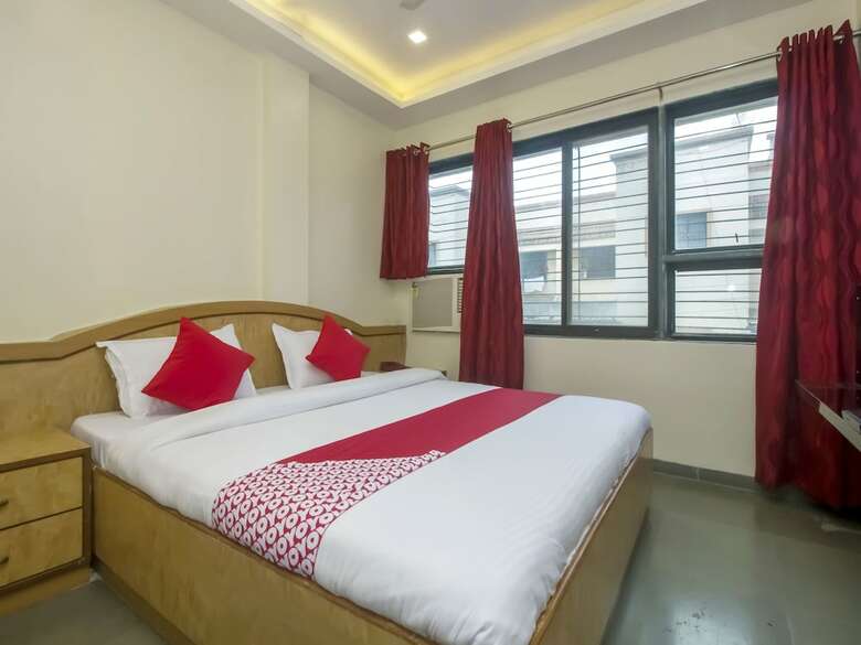 Hotel New Uttam Hira Palace